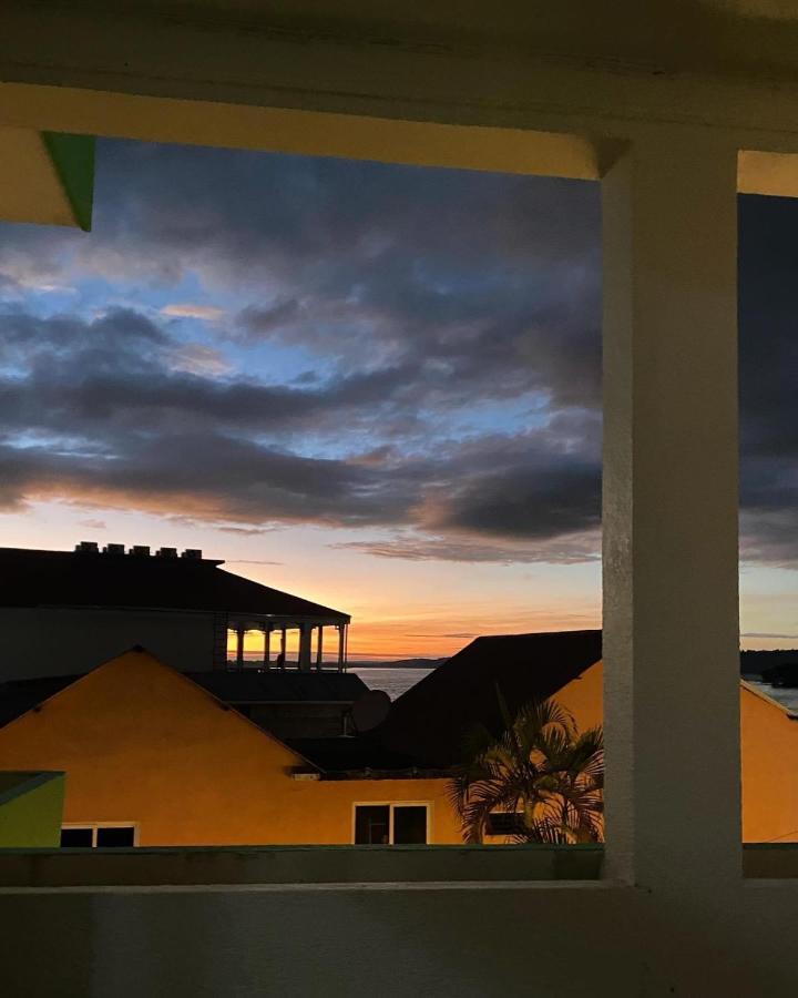 Hotel Sabana フローレス エクステリア 写真